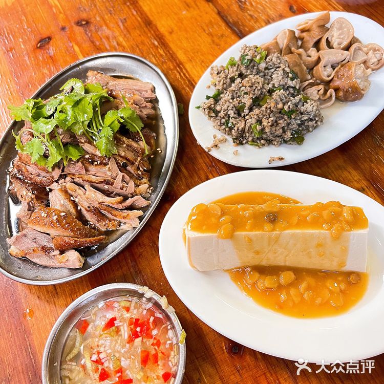 澄海｜文祠路附近无招牌的街头白粥铺