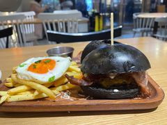 27&nbsp;牛肉汉堡-HELLO 27 意面·沙拉·帕尼尼