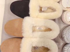 -UGG(燕莎奥特莱斯购物中心店)