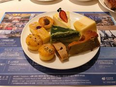 -广州塔卢特斯法国旋转餐厅