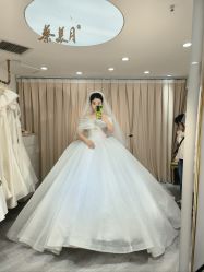 -台湾蔡美月婚纱租赁
