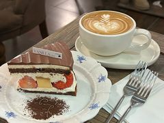 焦糖布丁草莓蛋糕-Vanillacafe香草咖啡(银海大世界店)
