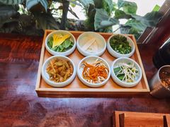 -银米·云南传统过桥米线(双廊黑金冠店)