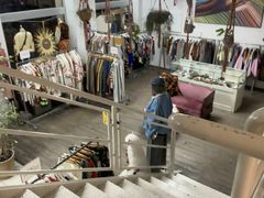 -Retrock Designer Vintage Store