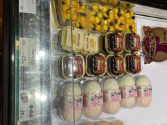 零售区-红跑车HPCBAKERY(汉商店)