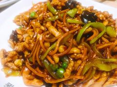 鱼香肉丝-六泰居·尔滨地标·东北菜(黄河路店)