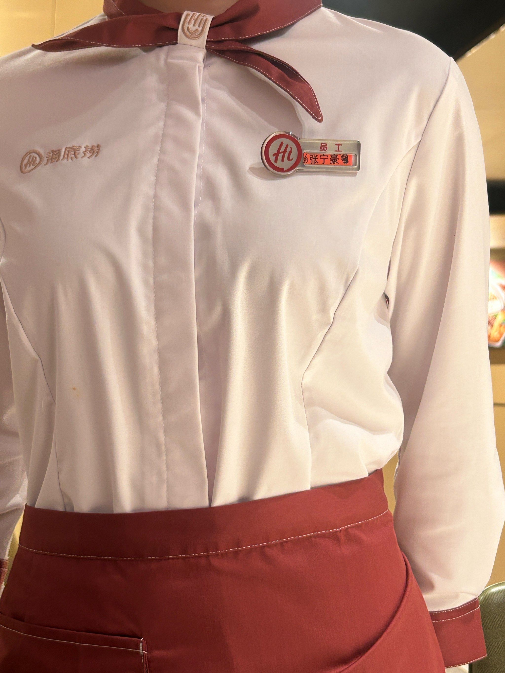 服务态度非常好 海底捞真好吃 大学生都来