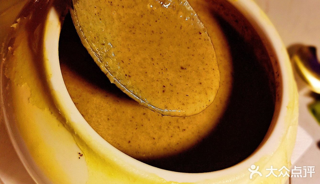 充满艺术感的绿植西餐厅