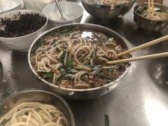 -正宗杨记普洱酸醋米线(总店)
