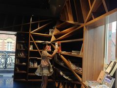 -钟书阁(松江泰晤士小镇店)