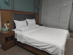 -宸玥酒店(成都西南财大地铁站店)