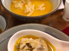 金汤黄鱼馄饨-蟹黄鱼·楼上面馆(外滩中央旗舰店)