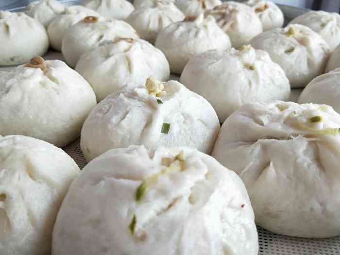 东城香手切肉蒸包-"中午没怎么吃饭,下午饿了就点了这家的外卖.