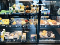 面包甜点陈列柜-星巴克(天津工华道智慧山店)