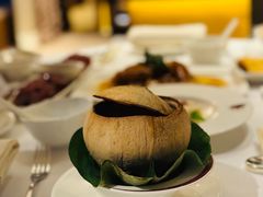椰皇花胶炖鸡-天龙轩(香港丽思卡尔顿酒店)