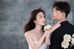 -至臻微拉婚纱摄影