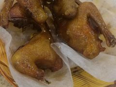 盐焗乳鸽-煲煲掂风味煲仔饭餐厅(西区店)
