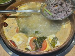 -洱火云南酸菜牛肉火锅(石景山当代商城店)