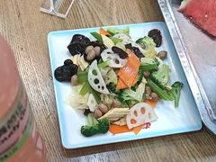 -屯老二农家铁锅炖·行业领军者(梅江店)