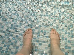 -涨巢·潮玩水疗局