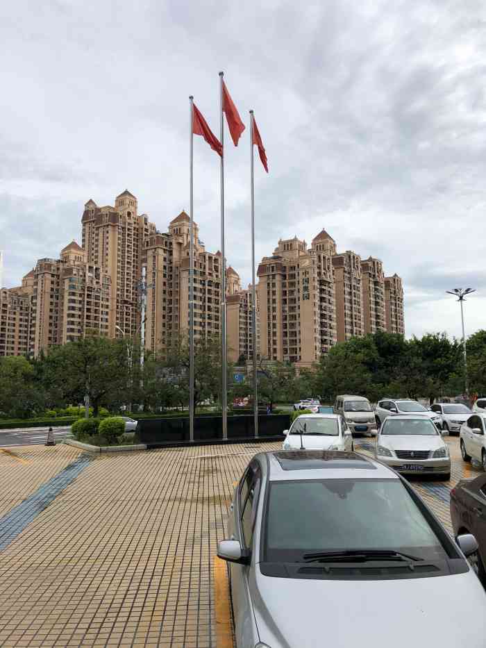 全球通大厦广场-停车场-"全球通大厦就是位于,江门市蓬江区发展大道.