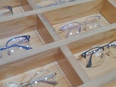 -豪门视光·星趣控·蔡司依视路眼镜代理商(中央大街店)