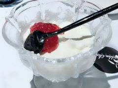 希腊草莓酸奶&希腊核桃蜂蜜酸奶-HELLO MUSAE 拾光缪斯餐厅·纯正希腊风味(苏州中心店)