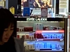 -COSMETICS & PERFUMES BY SHILLA(樟宜机场店)