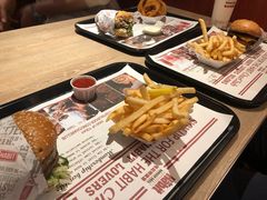 -The Habit Burger Grill 哈比特汉堡(复兴soho店)