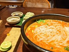 -银米·云南传统过桥米线(双廊黑金冠店)