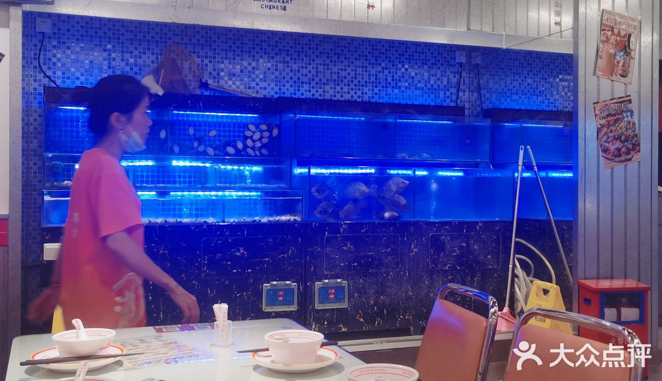 用用瓣开有很多汁流出来，一口下去外脆肉滑够汁够味