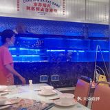 用用瓣开有很多汁流出来，一口下去外脆肉滑够汁够味