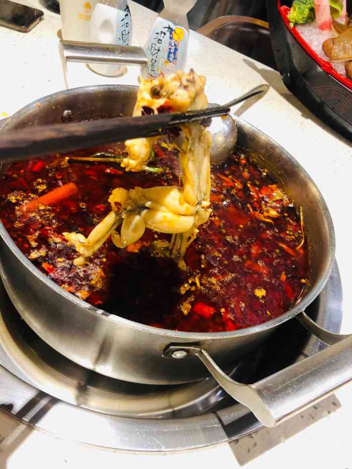 禄合门美蛙火锅(太古里店)-"一直久仰这家蛙的大名,特别是黄椒锅底