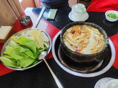 -南渝食府.墨脱石锅松茸鸡