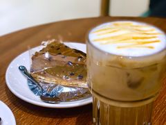 焦糖玛奇朵-藏猫猫咖啡主题馆(中央大道店)