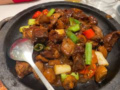 石锅蘑菇牛仔粒-鹿港小镇(悠唐店)