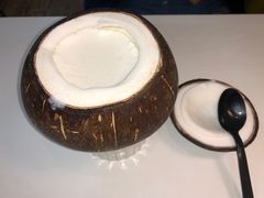 -志龙皇冠吃货椰子铺