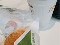 -麦当劳(上海虹桥站30B检票口楼上)