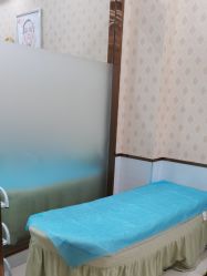 -苗医生专业祛痘·皮肤管理
