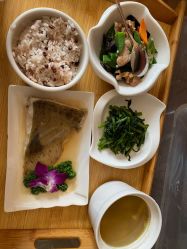 -卓玥国际月子会所(罗山路店)