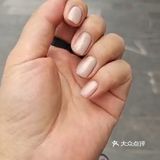 美甲可以免费跳两指，颜色有两百多种可以选择