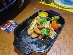 -SPACELAB失重餐厅(世纪汇店)