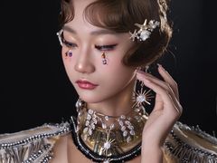 -蓝月摄影化妆美容学校