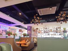 -豪客嘉族·麦尼顿西餐厅(乐福天下店)