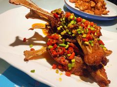 手抓扇子骨包厢-福满我家大碗厨·湘菜(上海大厦店)