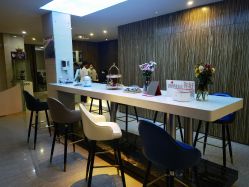 三楼吧台-比华利美容医院