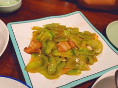 青柿子炒肉-老街坊劈柴院(济南总店)