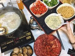 -鲜入围煮花胶鸡海鲜火锅