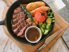 慢煮澳洲M8谷饲和牛扒配薯角-农畉LONFOOD(福田星河COCOPark店)