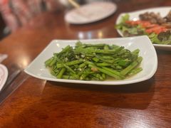 -Dang restaurant (patong phuket)